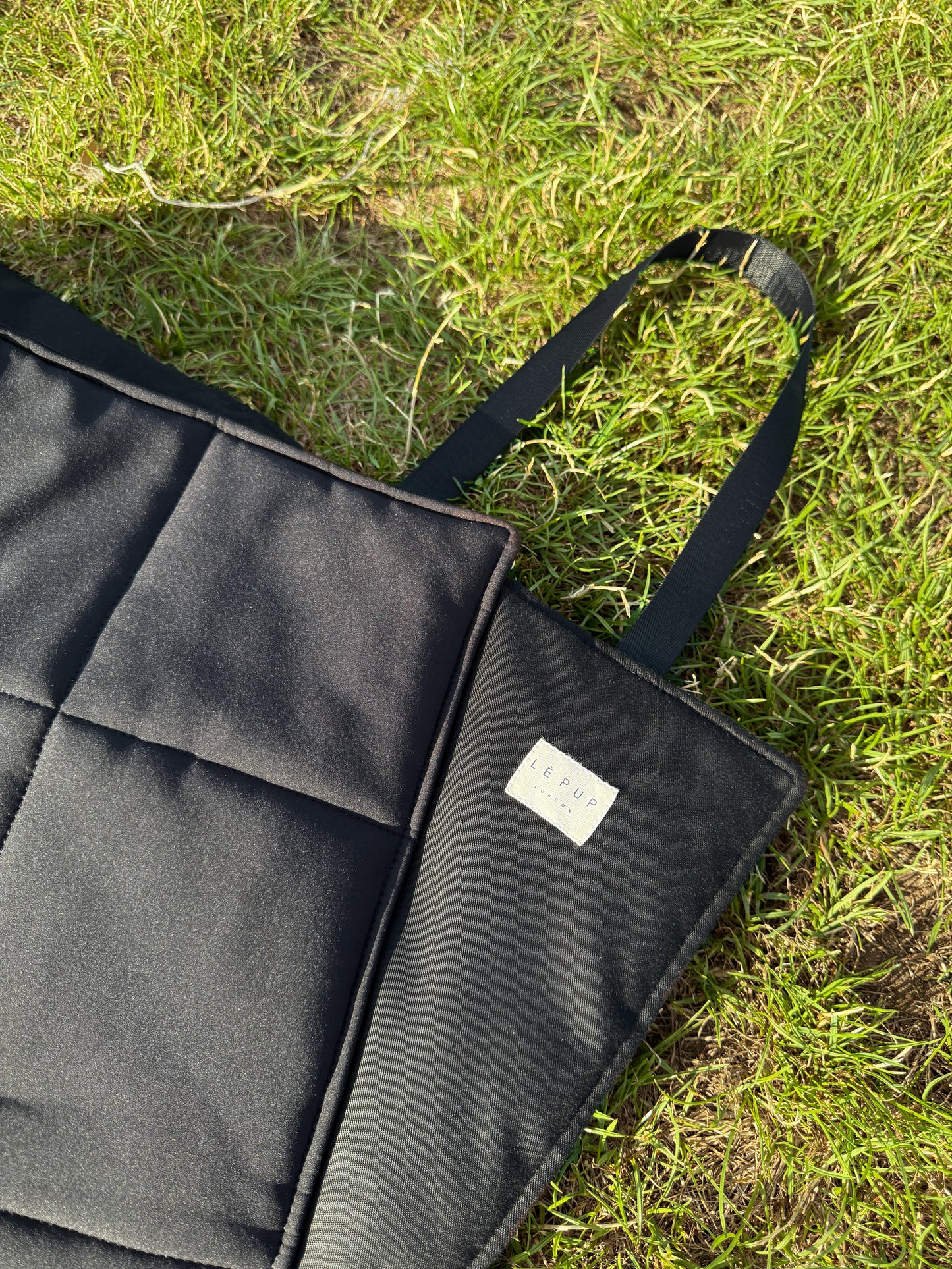 LÈ FOLD - Dog Travel Mat (Black)