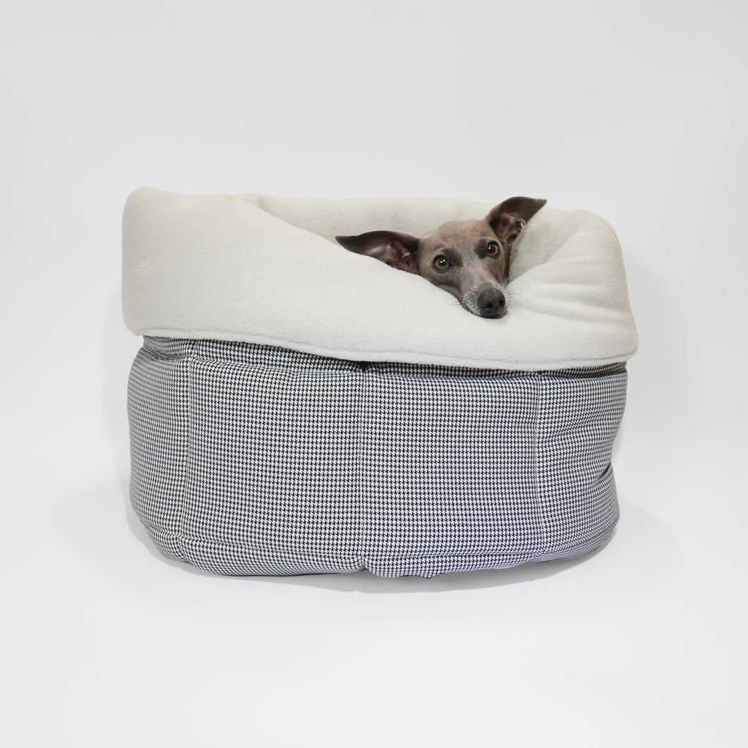 Dog nest and burrow bed warm sleeping sack by LÈ PUP