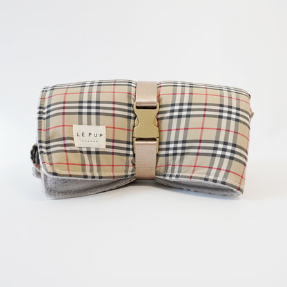 Front view of dog travel mat in classic beige tartan dog travel mat by LE PUP.